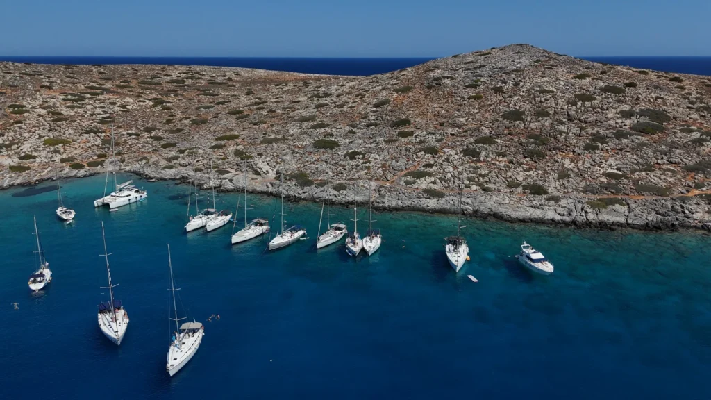 yachts and dia island